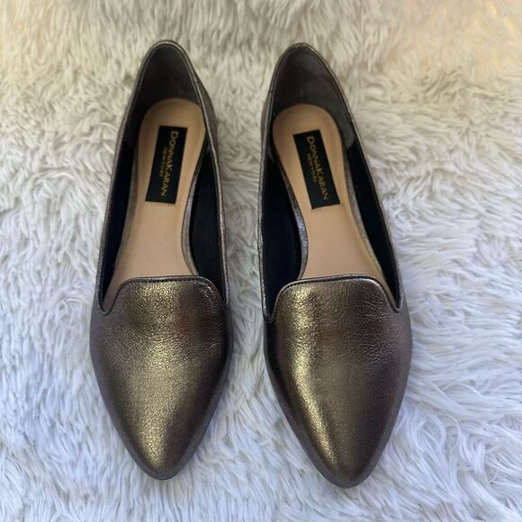 Donna Karan Metallic Pewter Leather SlipOn Loafers Almond Toe sz 8M Classic Chic - Picture 2 of 8
